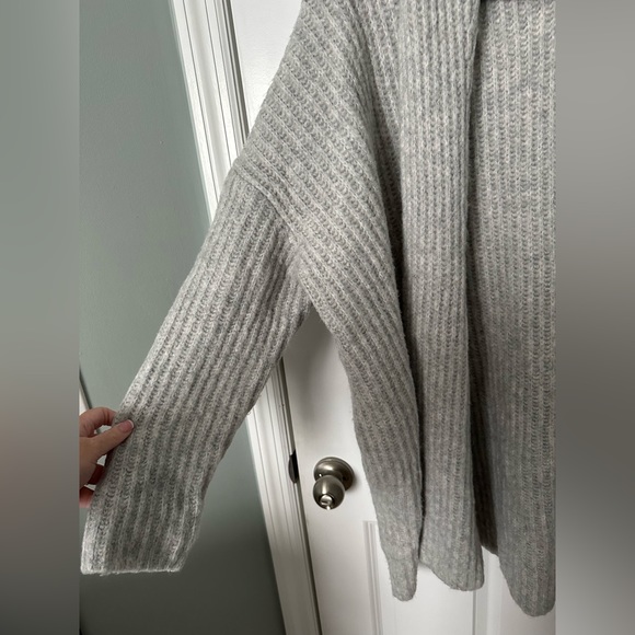 Chunky J. Crew Cardigan - Picture 4 of 4